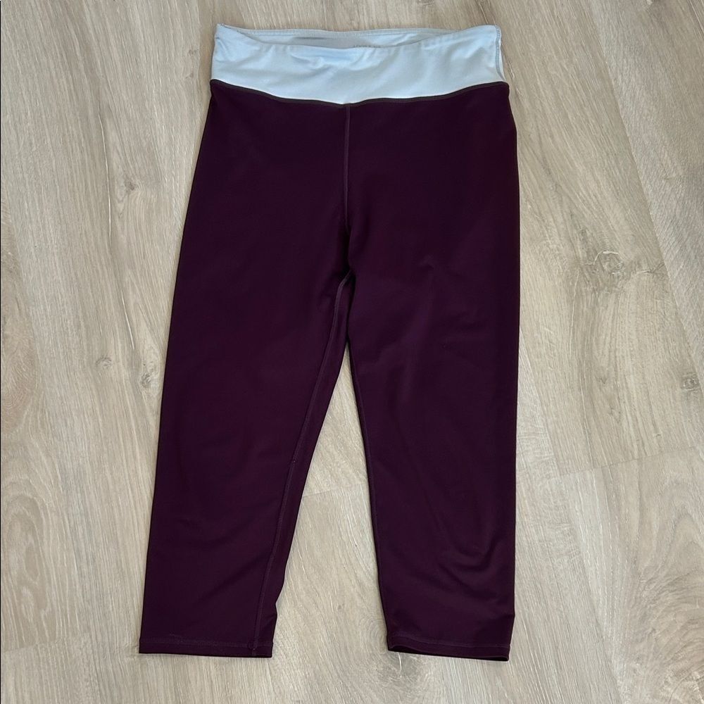 Adore Me Wine and Light Gray Capris Cropped Yoga Leggings